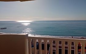 vistas panoranicas al mar desde su terraza